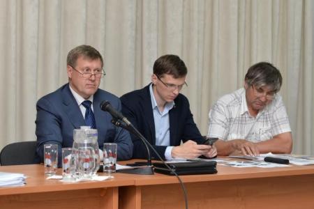 Анатолий Локоть и Ренат Сулейманов вручили удостоверения кандидатам в депутаты Законодательного  собрания и Совета депутатов Новосибирска от КПРФ