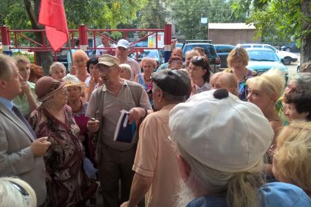 Междворовый проезд как автотрасса. С.П.Обухов потребовал от прокуратуры защитить жителей ул.Гидростроителей в Краснодаре