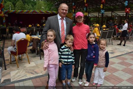Казбек Тайсаев: «Восстановление и подготовка учебных заведений Новороссии к первому сентября – на сегодняшний день главная задача Штаба ЦК КПРФ»