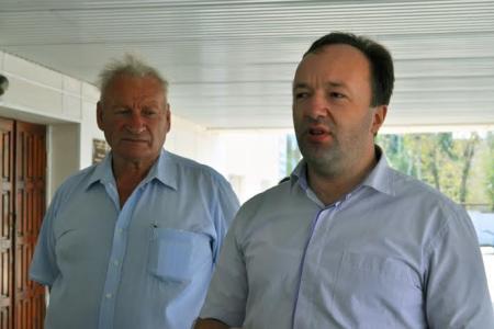 Вандализм на пензенской земле. В селе Сосновка Бековского района по указанию главы администрации надругались над копией Знамени Победы