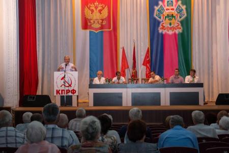 Краснодарский край. Кандидат в губернаторы Н. Осадчий провел ряд встреч с избирателями в Апшеронском районе