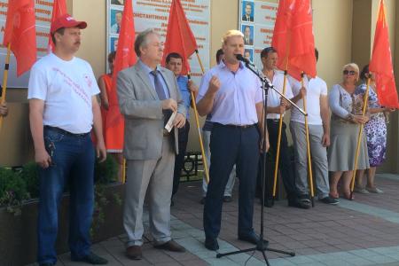 Акция протеста в Краснодаре: Массовый пикет, встреча с депутатами Госдумы у мэрии и передача трех огромных обращений избирателей, митинг-концерт в Юбилейном