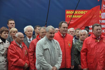 Коммунисты отправили в Новороссию юбилейный, 40-ой гуманитарный конвой 