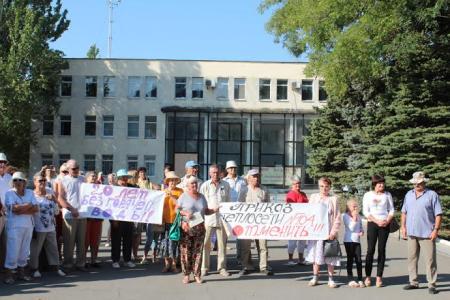 Республика Крым. Жители Красноперекопска вышли на митинг против бездействия администрации города и самоуправства МУП «Тепловые сети»
