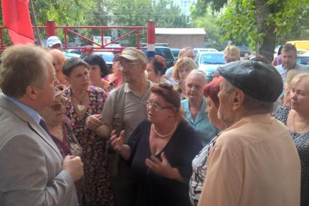 Междворовый проезд как автотрасса. С.П.Обухов потребовал от прокуратуры защитить жителей ул.Гидростроителей в Краснодаре