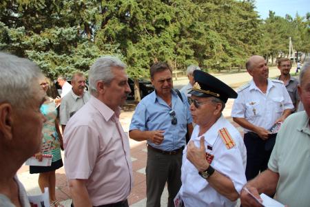 Поездка кандидата в губернаторы Краснодарского края Н.И. Осадчего в Темрюк