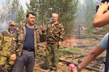 Интернет-издание Лента.ру осветило участие депутата-коммуниста Олега Лебедева в тушении лесных пожаров в Республике Бурятия во главе отряда добровольцев