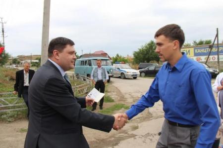 Первый секретарь Челябинского обкома КПРФ Игорь Егоров встретился с жителями села Агаповка