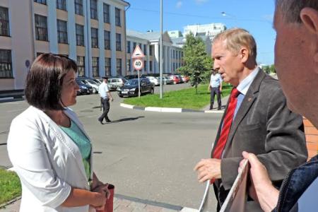 Ивановские коммунисты провели пикет против произвола избирательной комиссии