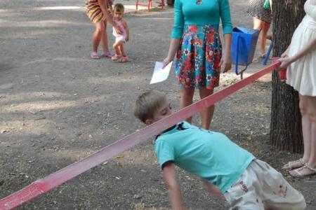Республика Крым. Комсомольцы Симферопольского района провели детский праздник прощания с летом