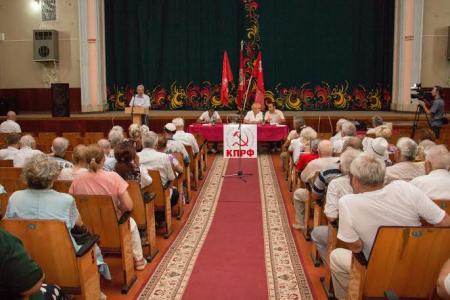 Краснодарский край. Кандидат в губернаторы Н. Осадчий провел ряд встреч с избирателями в Апшеронском районе