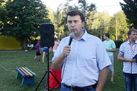 Депутат-коммунист Олег Лебедев наградил участников турнира по волейболу в Тульской области