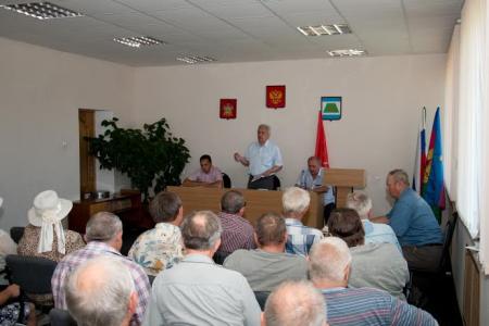 Краснодарский край. Н.И. Осадчий в Северском районе провел пять встреч с избирателями