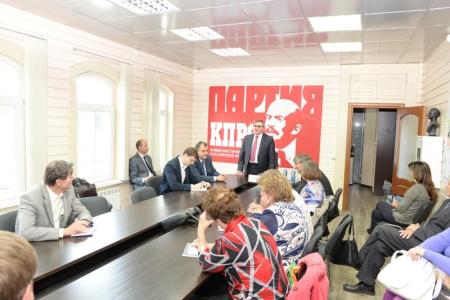 Олег Смолин: Образование — не услуга, а служение