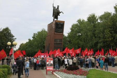 Участники митинга в Чебоксарах поддержали кандидатов от КПРФ и потребовали вернуть преступницу Евгению Васильеву в тюрьму
