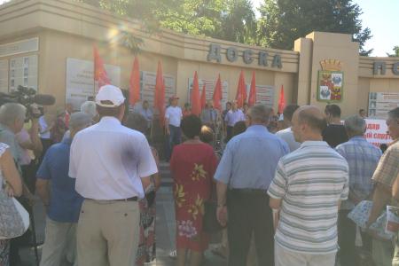 Акция протеста в Краснодаре: Массовый пикет, встреча с депутатами Госдумы у мэрии и передача трех огромных обращений избирателей, митинг-концерт в Юбилейном