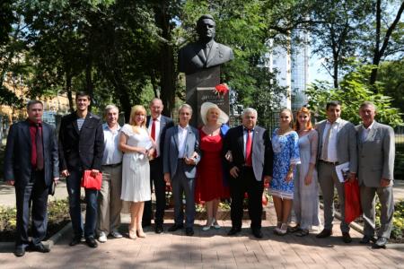 Делегация КПРФ и СКП-КПСС провела рабочие встречи в ДНР и ЛНР