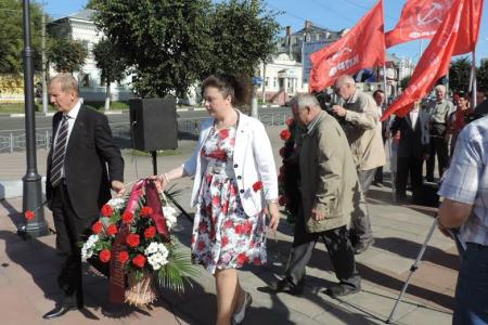 Ивановские коммунисты провели митинг, посвященный памяти рабочих, расстрелянных на Приказном мосту 10 (23) августа 1915 года