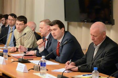 Олег Лебедев провел в Госдуме «круглый стол» по правовым аспектам обеспечения экологической безопасности производства сельскохозяйственной продукции