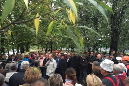 «Главмосстрой» кормит рабочих завтрашней зарплатой