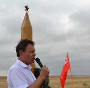 Республика Калмыкия. На территории Нарын-Худукского СМО открыли памятник-обелиск, посвященный 70-летию Победы