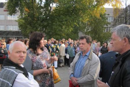 В Челябинске работники Тракторного Завода вышли на акцию протеста