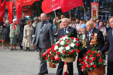 Магаданские коммунисты приняли участие в торжественных мероприятиях, посвященных 70-летию со дня окончания Второй Мировой войны