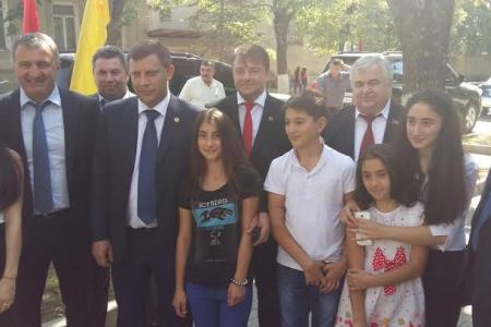 Депутаты-коммунисты Казбек Тайсаев, Владимир Родин, Роберт Кочиев приняли участие в мероприятиях, приуроченных к 25-летию Республики Южная Осетия