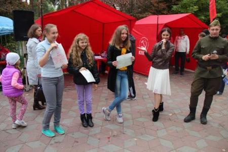 Коммунисты Челябинска приняли участие в ежегодном Общественно-политическом вернисаже