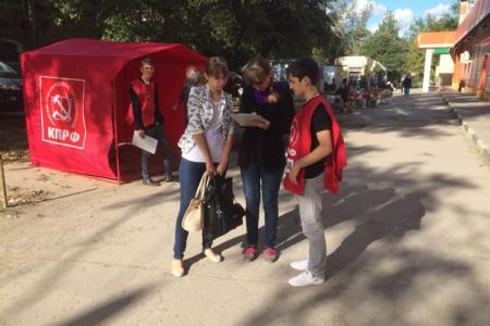 Тульский обком организовал сбор подписей в поддержку законопроекта Г.А. Зюганова, позволяющего направлять санкционные продукты малообеспеченным гражданам