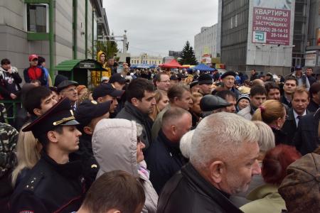 Директор центрального рынка в Иркутске отстранен от должности, из Москвы вылетает спецгруппа полицейских для расследования инцидента