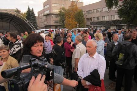 В Челябинске работники Тракторного Завода вышли на акцию протеста