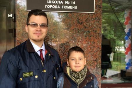 Тюменские коммунисты 1 сентября приняли участие в школьных линейках