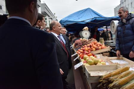 Директор центрального рынка в Иркутске отстранен от должности, из Москвы вылетает спецгруппа полицейских для расследования инцидента