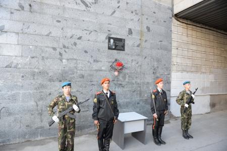 В Новосибирске открыли памятную доску Герою Советского Союза, коммунисту Леониду Пономаренко