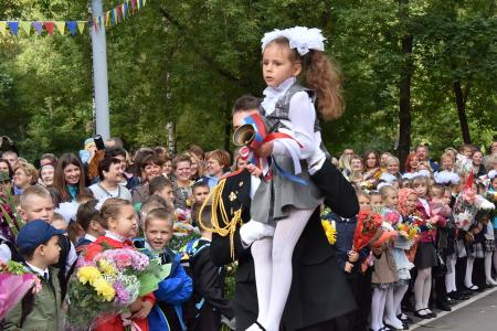 «С первым шагом в эту удивительную жизнь!»
