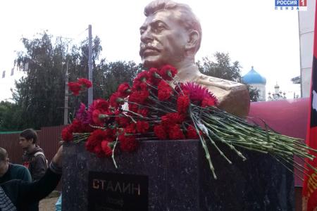 В Пензе памятник Иосифу Сталину перенесен в центр города