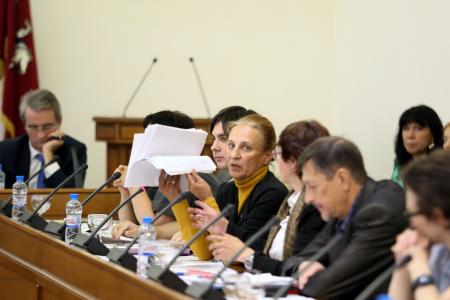 На “круглом столе” в Мосгордуме коммунисты инициировали проверку законности строительства в парке “Дружба” у Речного Вокзала