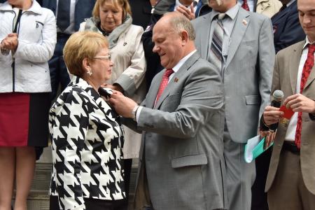 «С первым шагом в эту удивительную жизнь!»