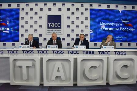 Г.А. Зюганов: "Мы намерены все сделать для того, чтобы страна могла проводить честные, демократические, нормальные выборы"