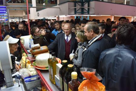 Директор центрального рынка в Иркутске отстранен от должности, из Москвы вылетает спецгруппа полицейских для расследования инцидента