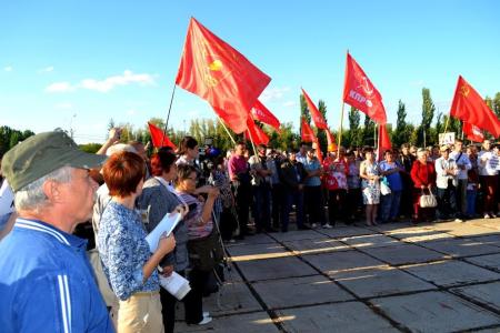 Самарская область. Коммунисты вывели жителей Тольятти на митинг в поддержку рабочих «АвтоВАЗагрегата»