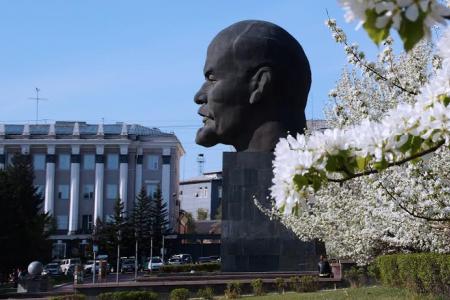 Республика Бурятия. Памятник В.И.Ленину в Улан-Удэ вошел в книгу рекордов России