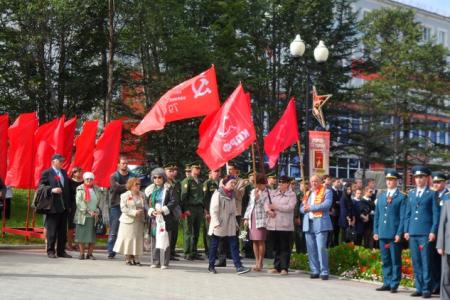 Магаданские коммунисты приняли участие в торжественных мероприятиях, посвященных 70-летию со дня окончания Второй Мировой войны