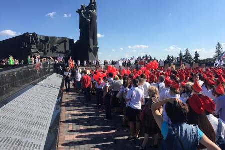 Депутат-коммунист В.И. Бессонов принял участие в мероприятиях в Донецке, посвященных Дню освобождения Донбасса от немецко-фашистских захватчиков