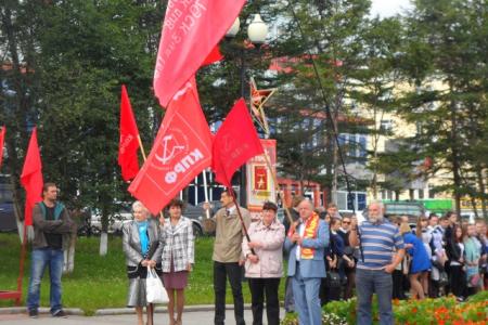Магаданские коммунисты приняли участие в торжественных мероприятиях, посвященных 70-летию со дня окончания Второй Мировой войны