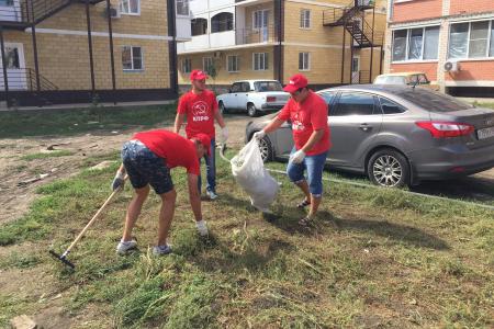 Краснодар. КПРФ организовала экологический десант по покосу амброзии по просьбе жителей поселка Российский