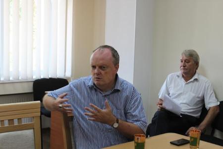 Первый секретарь Крымского рескома КПРФ О.А. Соломахин встретился с норвежским историком, доктором наук Бьёрном Нистадом