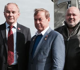 В.Н. Тетёкин поздравил нефтяников и газовиков с их профессиональным праздником