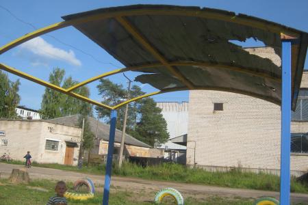 Псковская область. Цветущий поселок Смуравьёво после ликвидации авиационной части превратился в захудалый населенный пункт